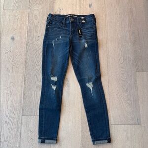 Express Women’s Distressed Dark Blue Mid-Rise Skinny Jeans – Size 0 – NWT